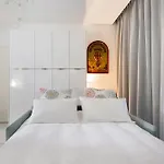 Les Montgolfieres, 2 Pieces, Porte De Versailles