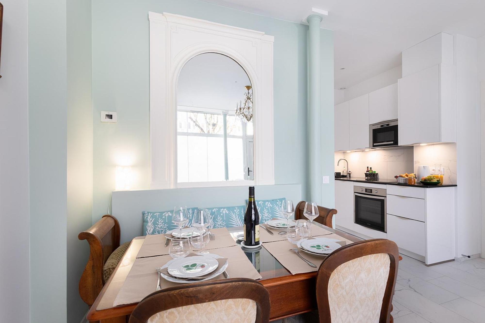 Les Montgolfieres, 2 Pieces, Porte De Versailles Paris